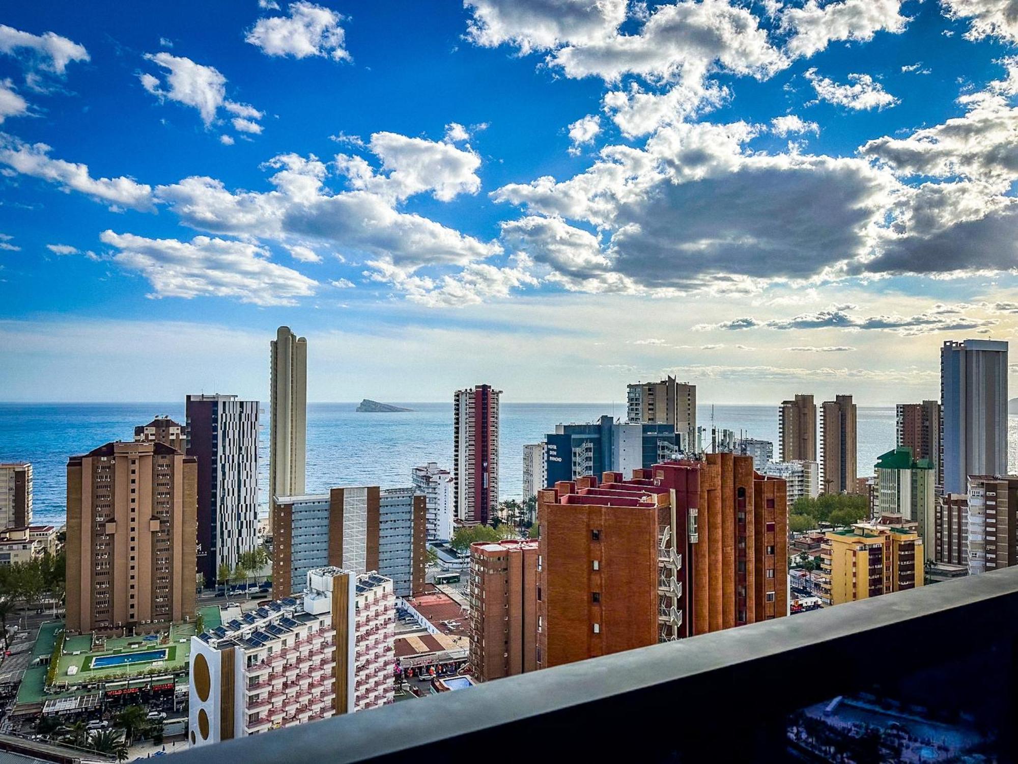 Апартаменты Gemelos 26 Torre 1